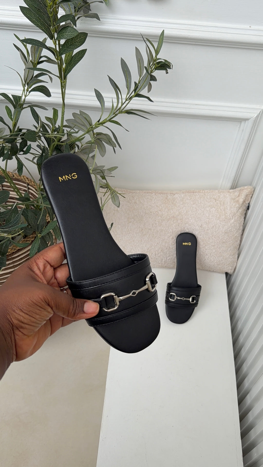 Kira black flats