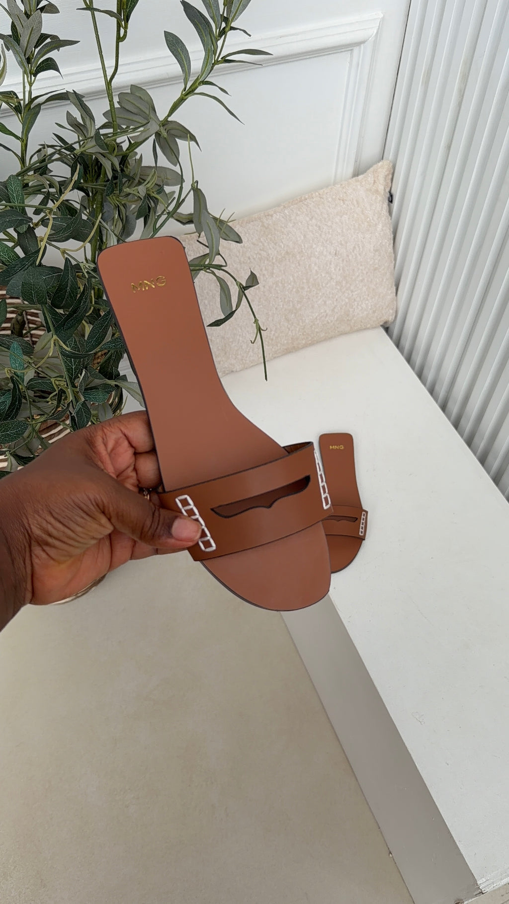 Roma brown flat slides