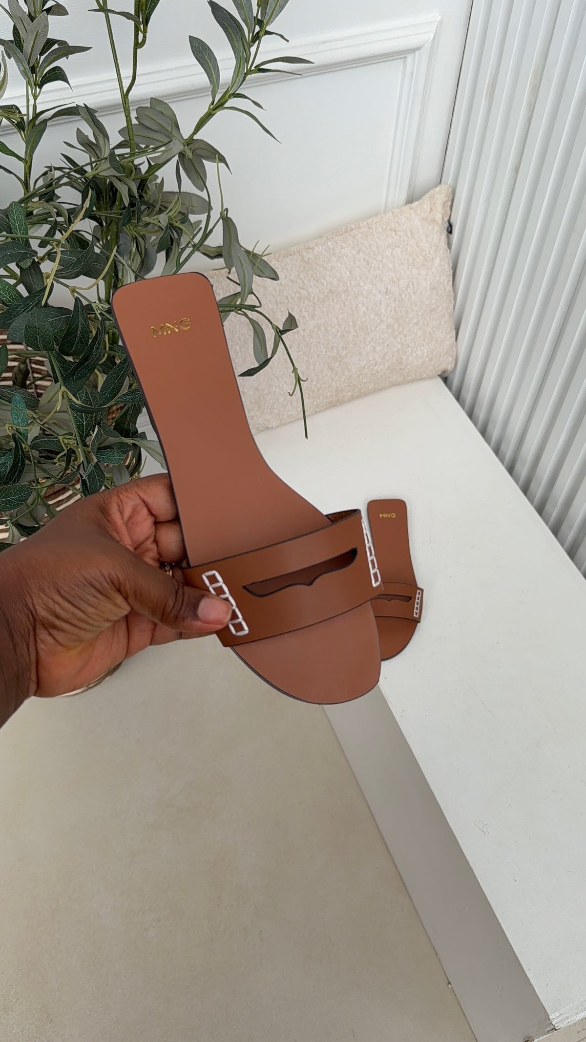 Roma brown flat slides