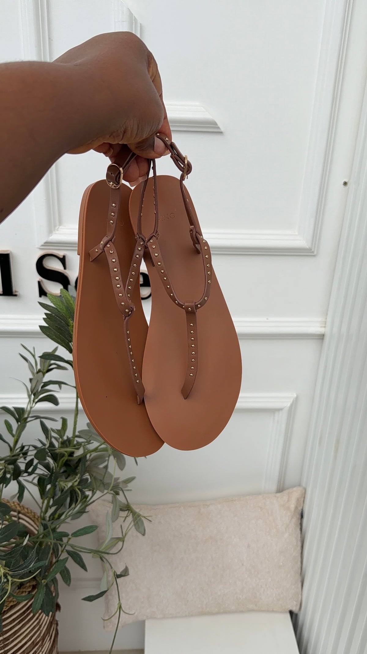 Ari brown flat sandals