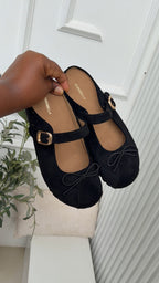 Aura black flats