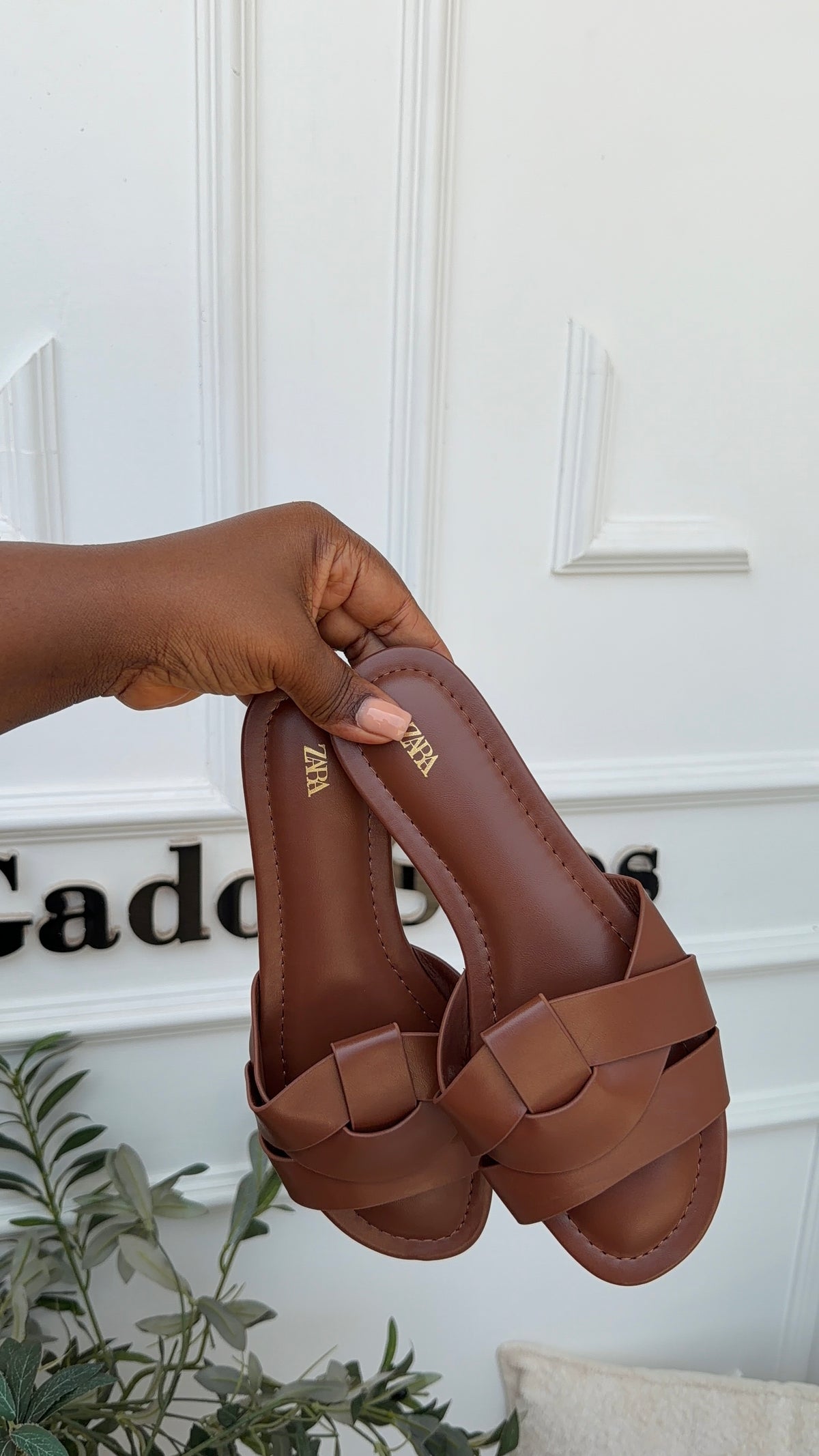 Diva brown slides