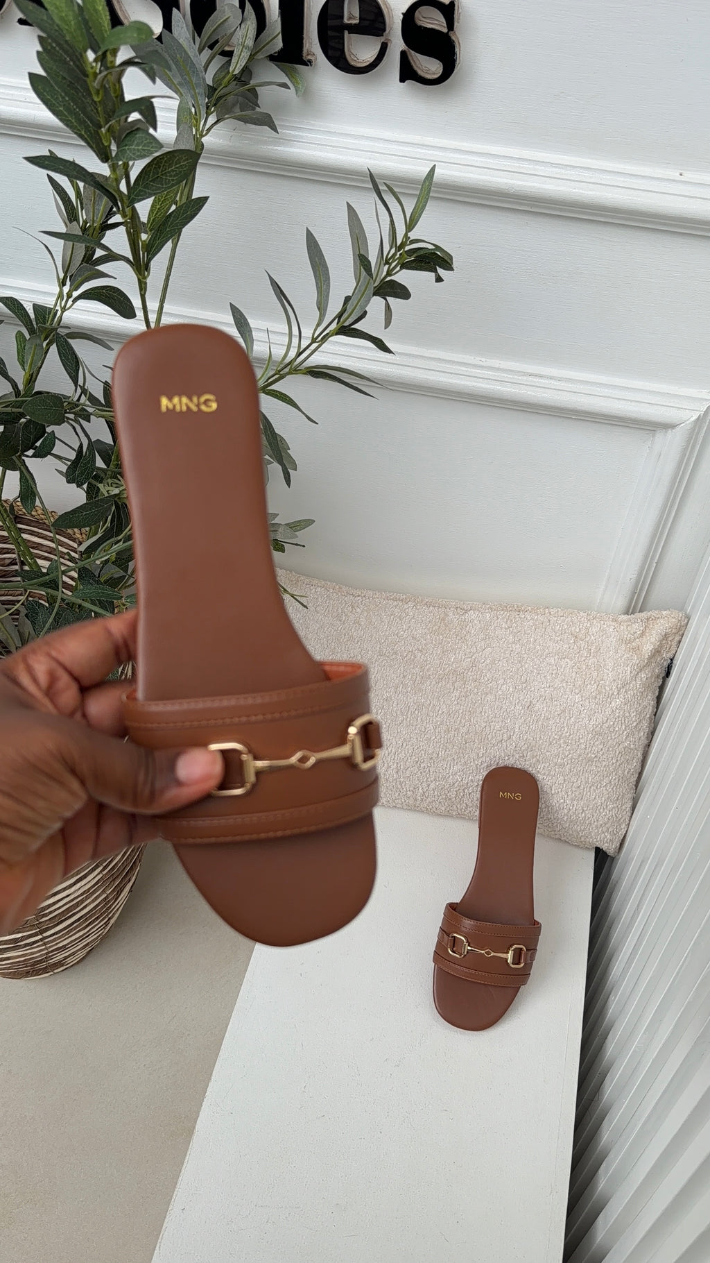 Kira brown flats