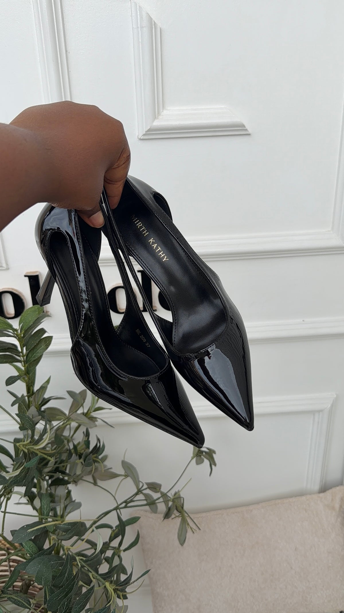Lacey black mid pumps