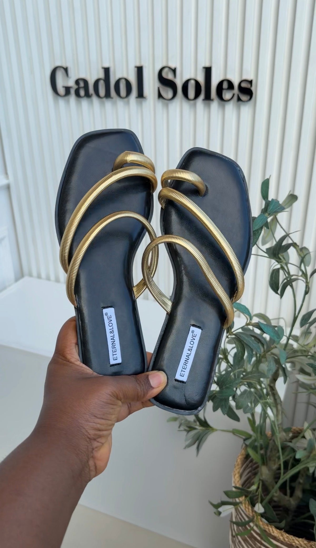 Ray black flat slipper