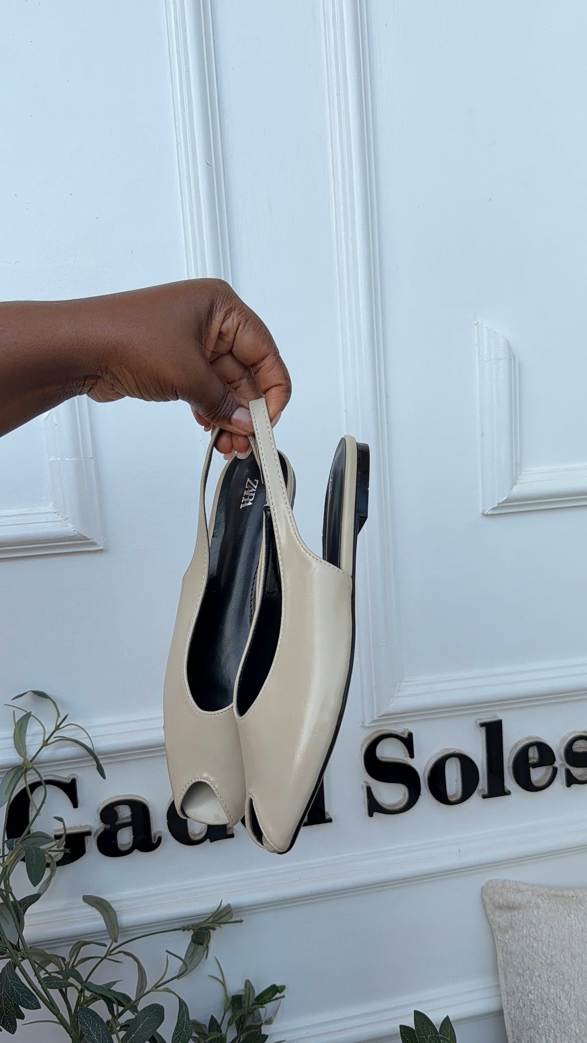Onyx nude flat shoes