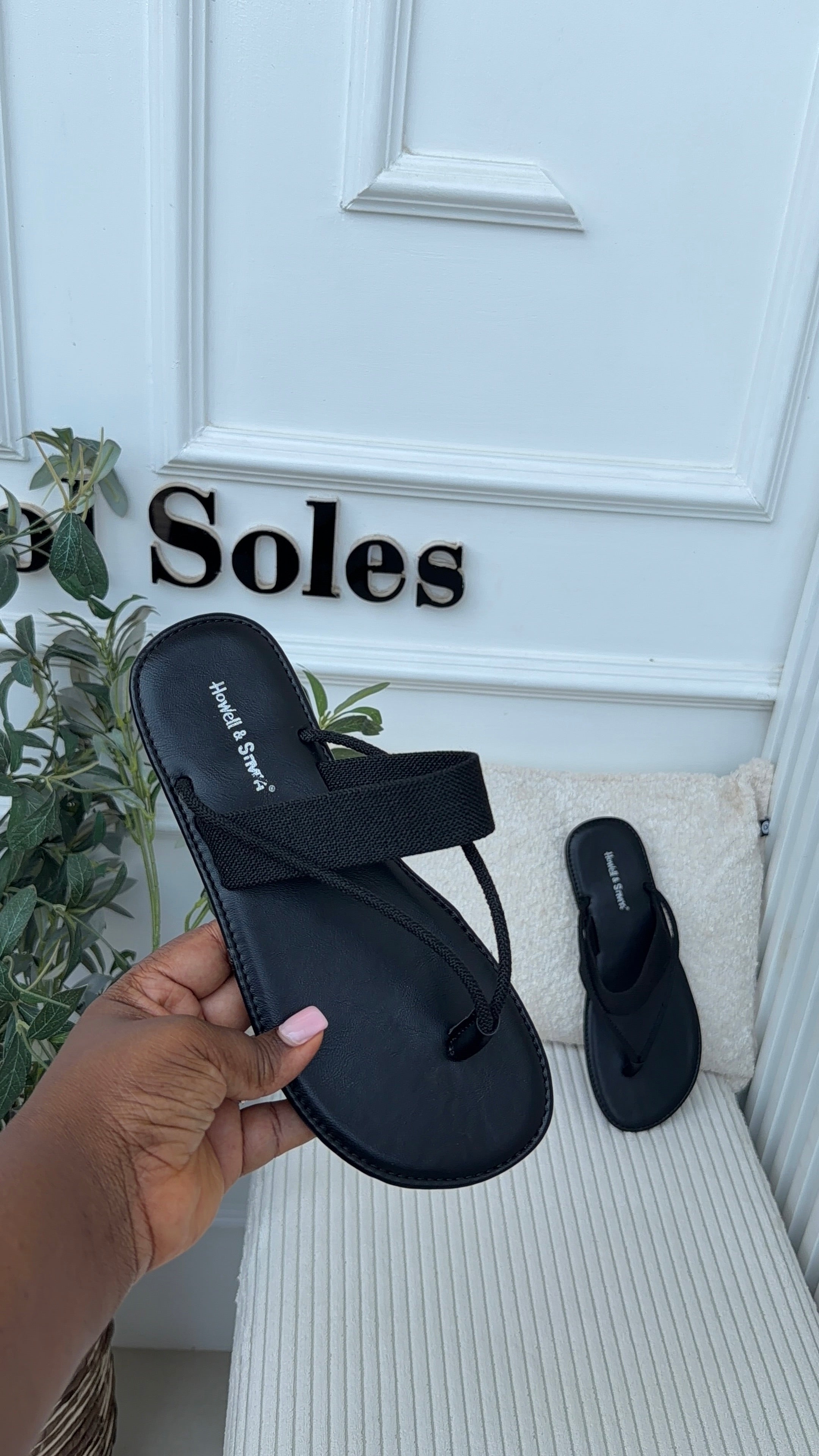 Tiana Flat slippers
