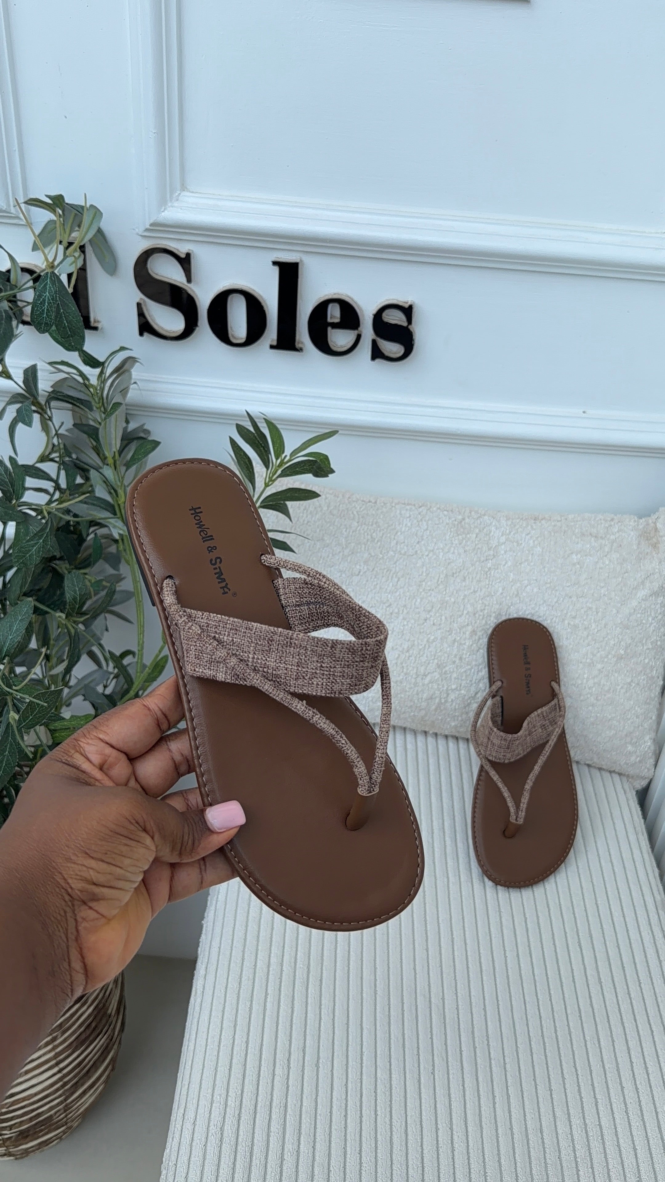 Tiana Flat slippers