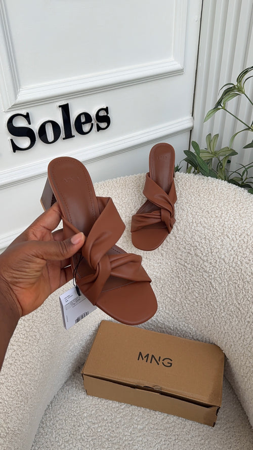 Brown block heels 🥰 true to size