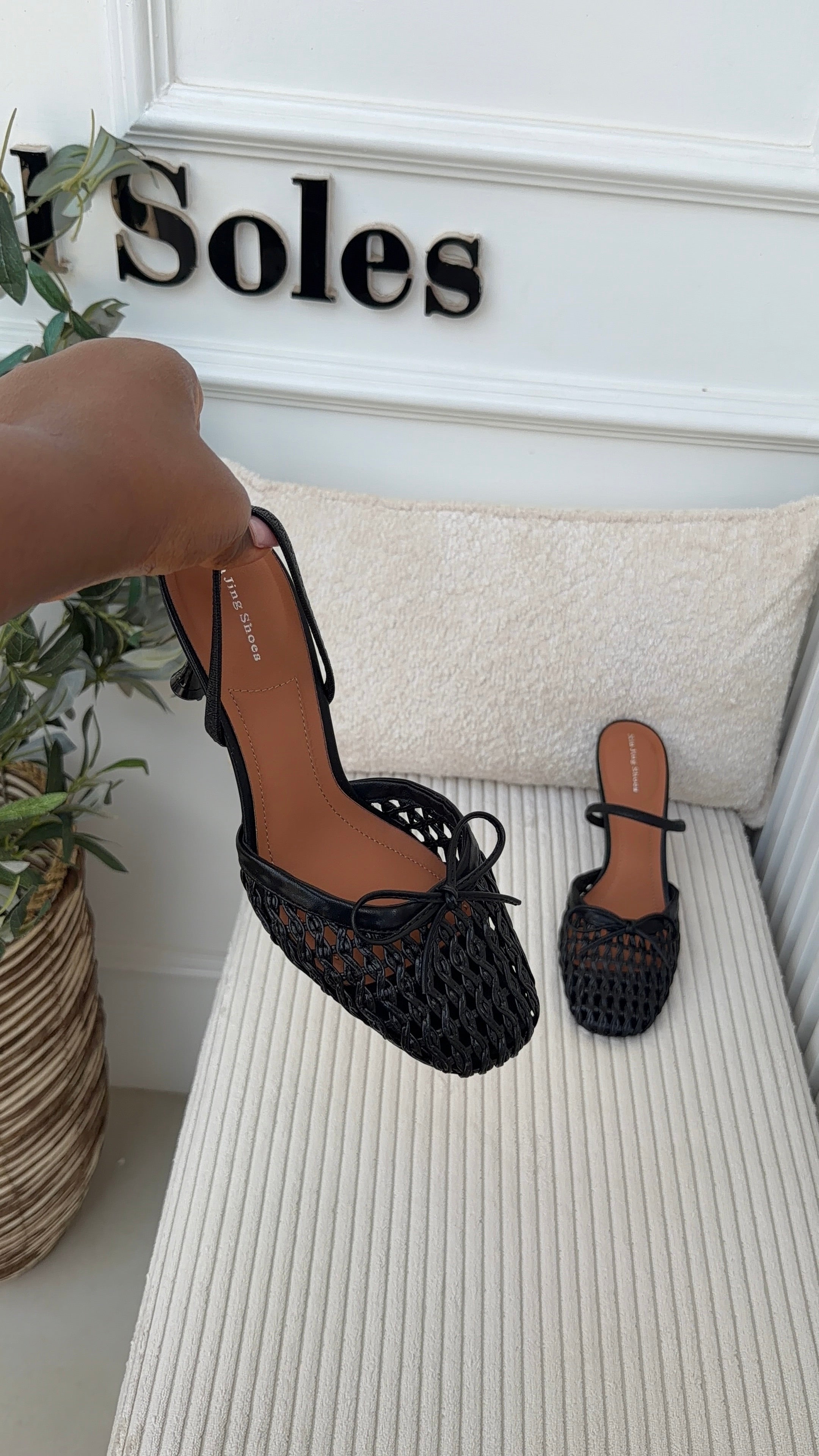 Yoda Meshed Slingback heels Black